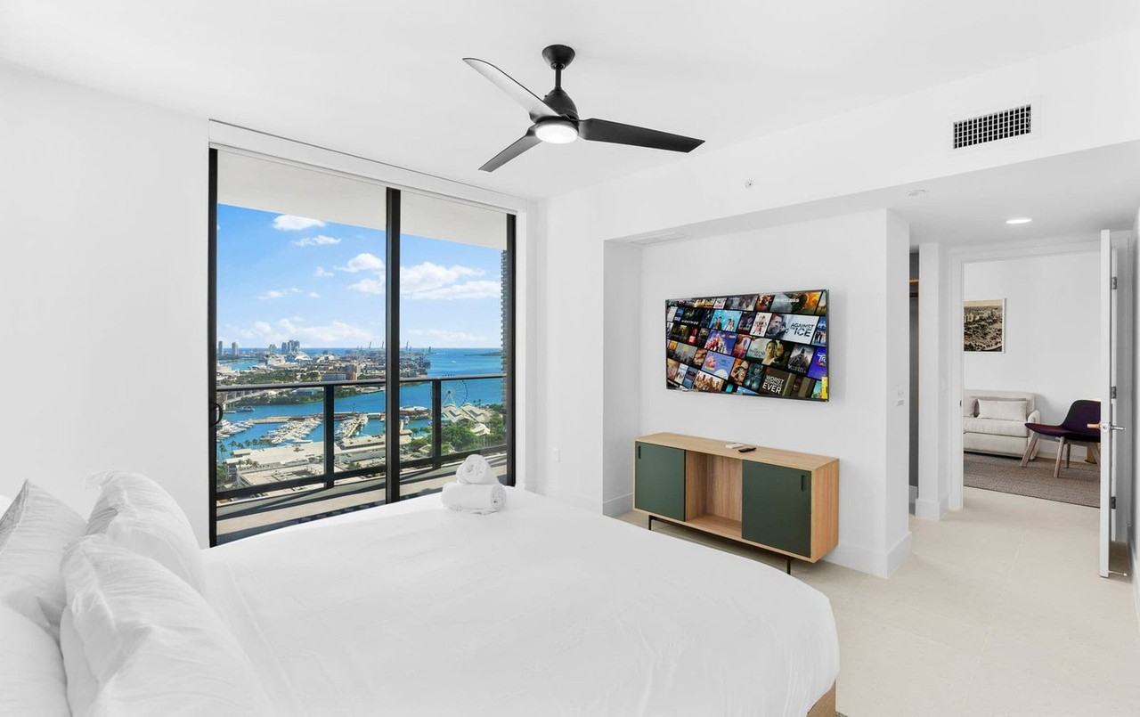 159 Northeast 6th Street - Photo 7 of 50