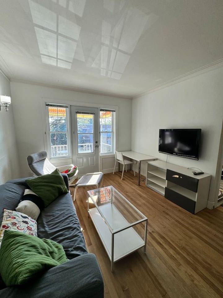 6417 10e Avenue #1234586P - Photo 2 of 31