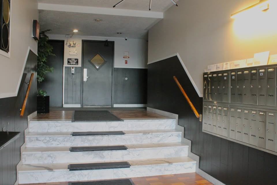 1447 Dollard - Photo 2 of 2