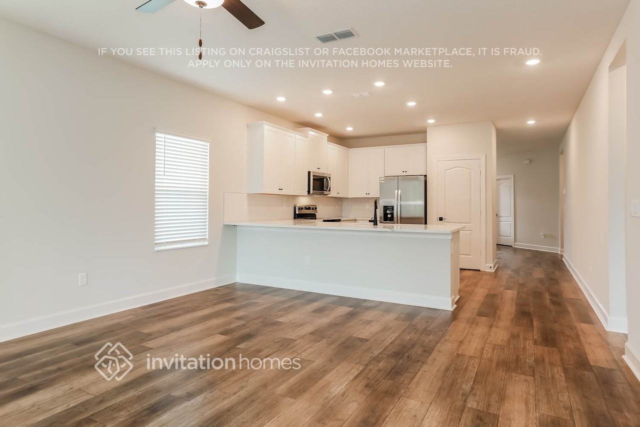 47 Shallow Bay Ct - Photo 5 of 17