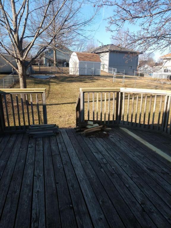 606 Lodwick Ln - Photo 2 of 7