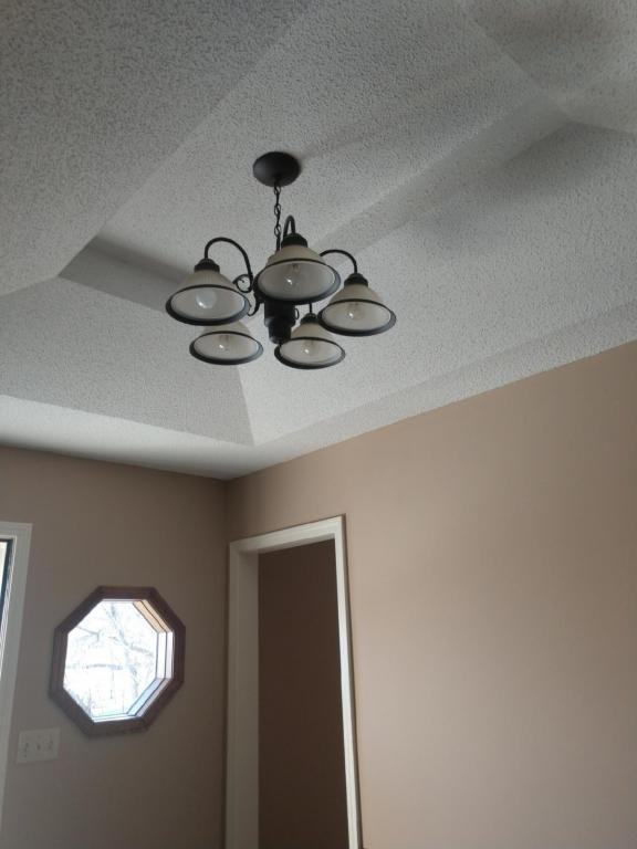 606 Lodwick Ln - Photo 3 of 7