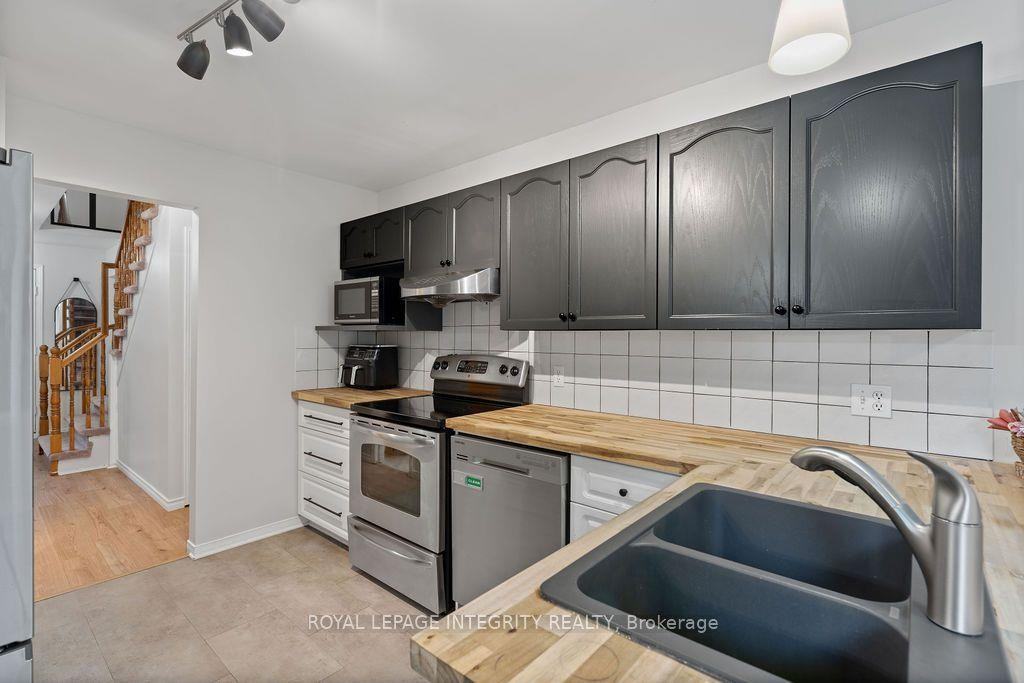 10 Baton Court - Photo 2 of 21