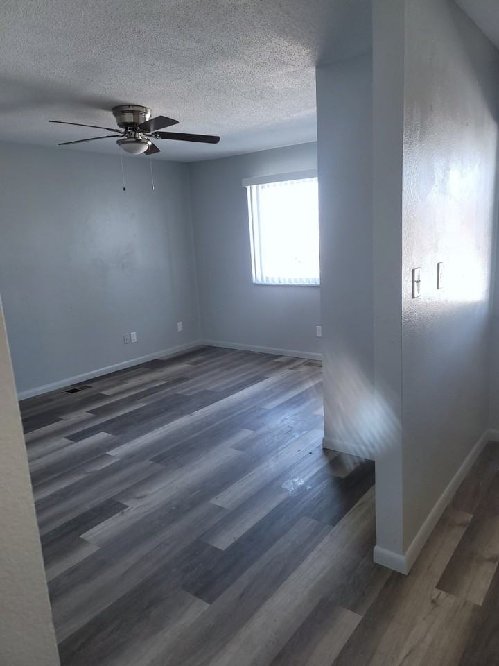 Queens Court Apartments - Photo 4 of 14