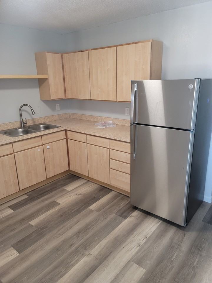 Queens Court Apartments - Photo 3 of 14