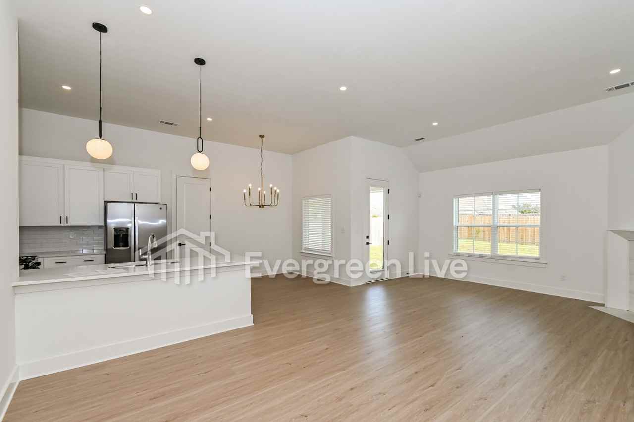 4322 Mcswain Dr - Photo 2 of 15