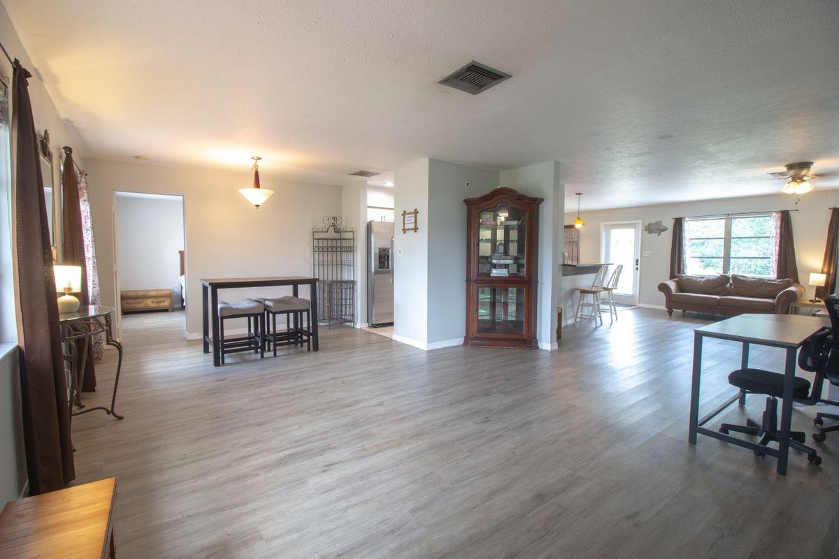 77 Cardinal Dr - Photo 2 of 16