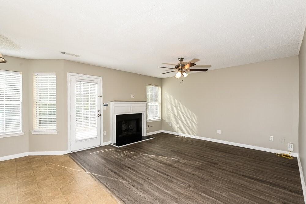 5863 Sunflower Ct - Photo 5 of 20