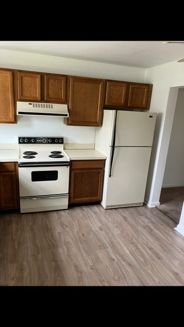 633 Barrington Ct - Photo 2 of 15