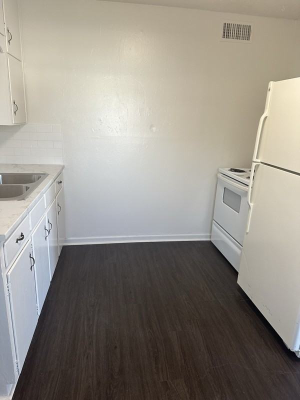 219 W Dove Ln - Photo 3 of 13