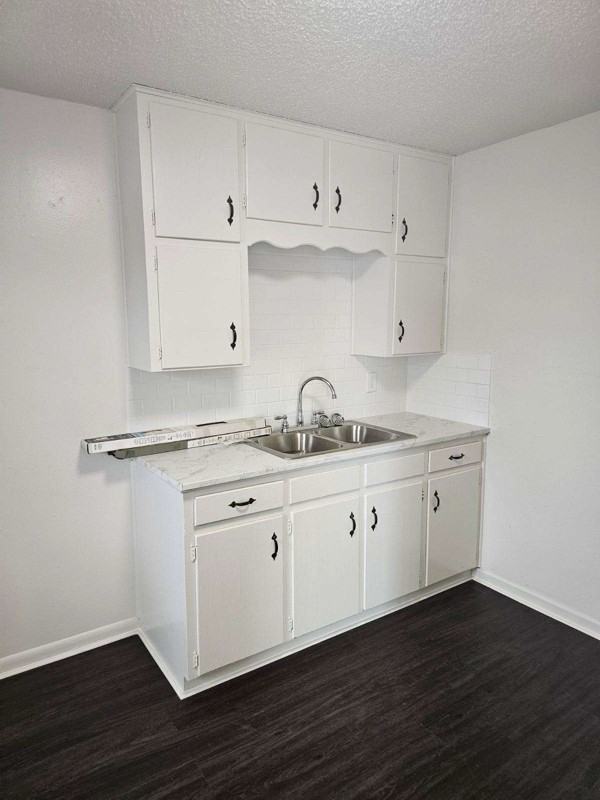 219 W Dove Ln - Photo 4 of 13