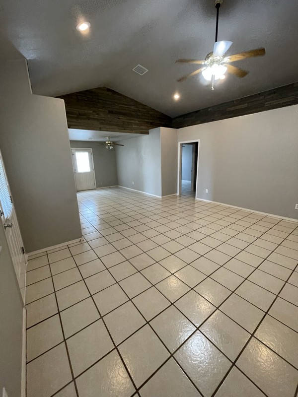 63161 Eastroad #63163 - Photo 3 of 14