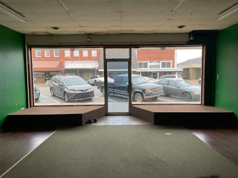 415 S Main St - Photo 3 of 9