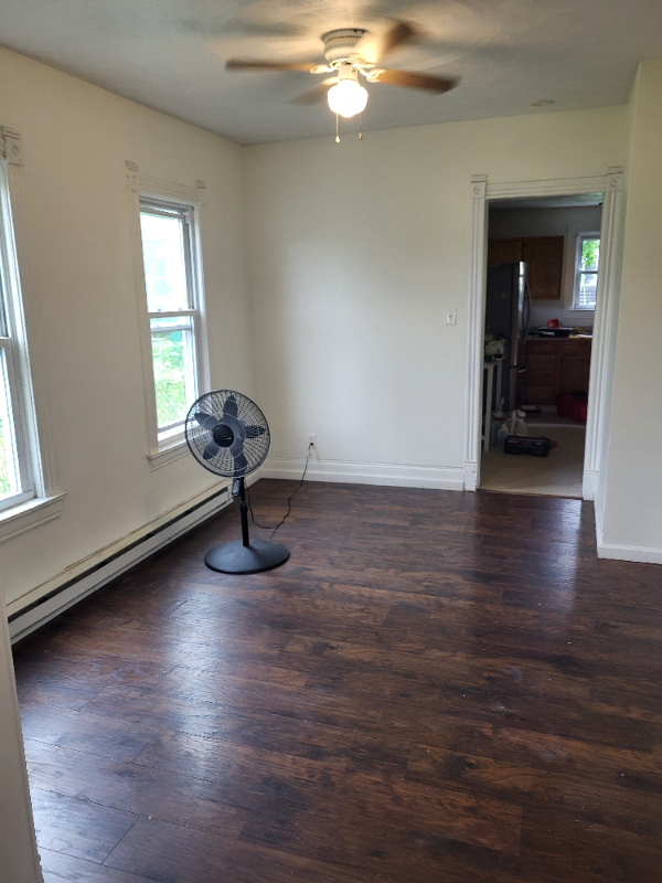 138 Caroline Ave - Photo 2 of 14