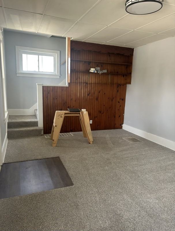 564 Oak St - Photo 3 of 7