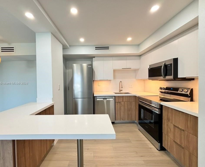 1050 Se 15th St #S700 - Photo 2 of 20