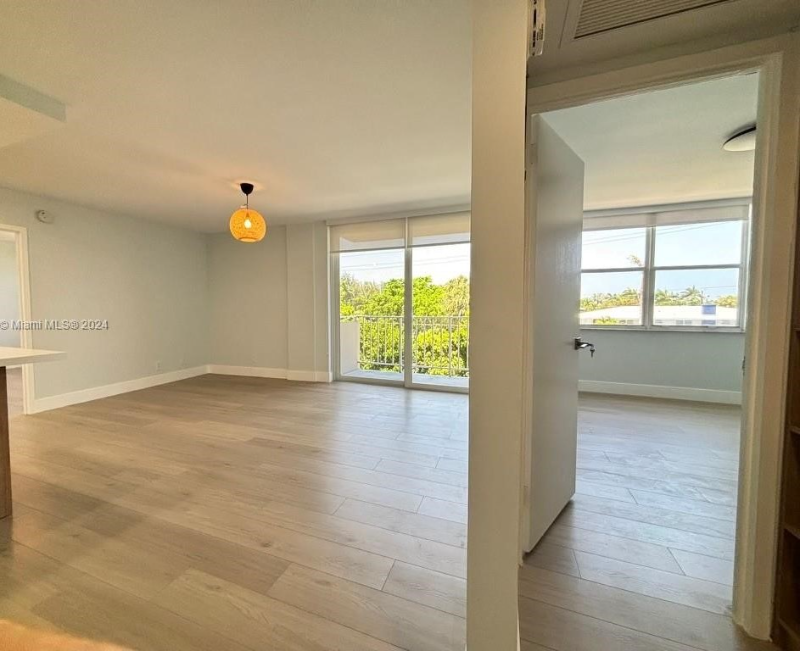 1050 Se 15th St #S700 - Photo 4 of 20