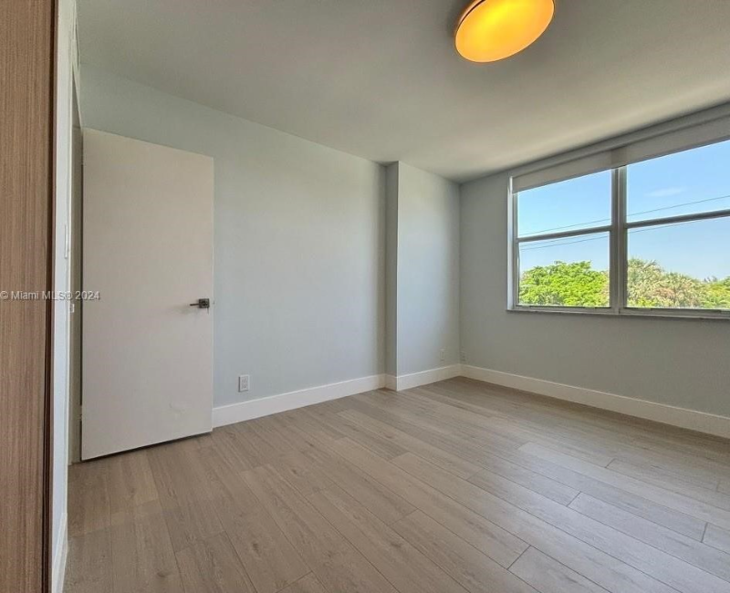 1050 Se 15th St #S700 - Photo 7 of 20