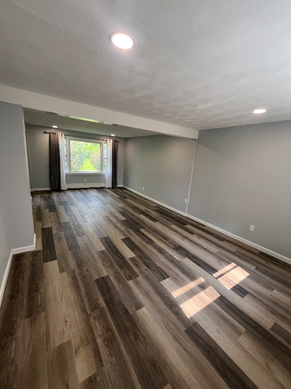 1555 Whitney Rd E - Photo 2 of 12