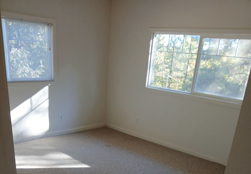 17501 Tannery Ln - Photo 5 of 9