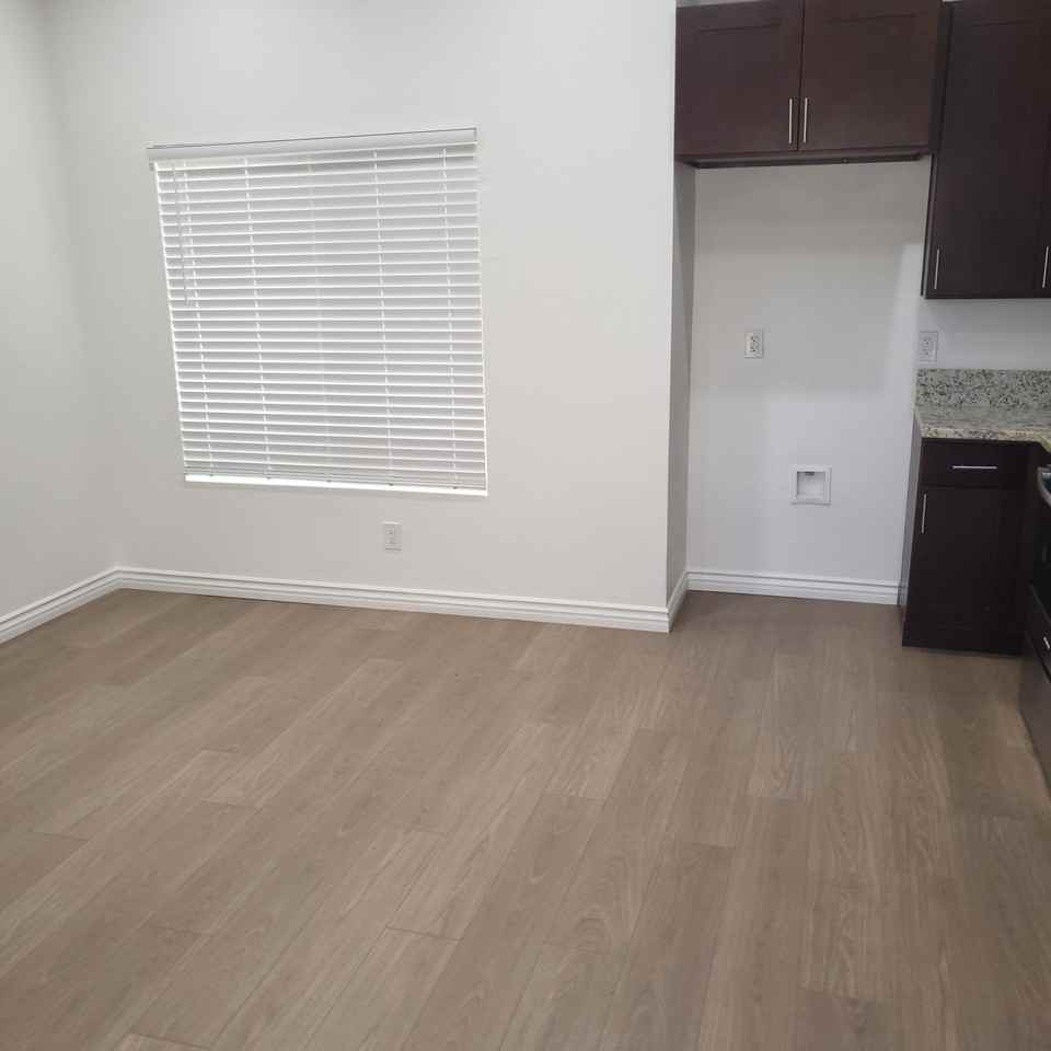 2906 South Palm Grove Avenue #1-2 - Photo 4 of 11