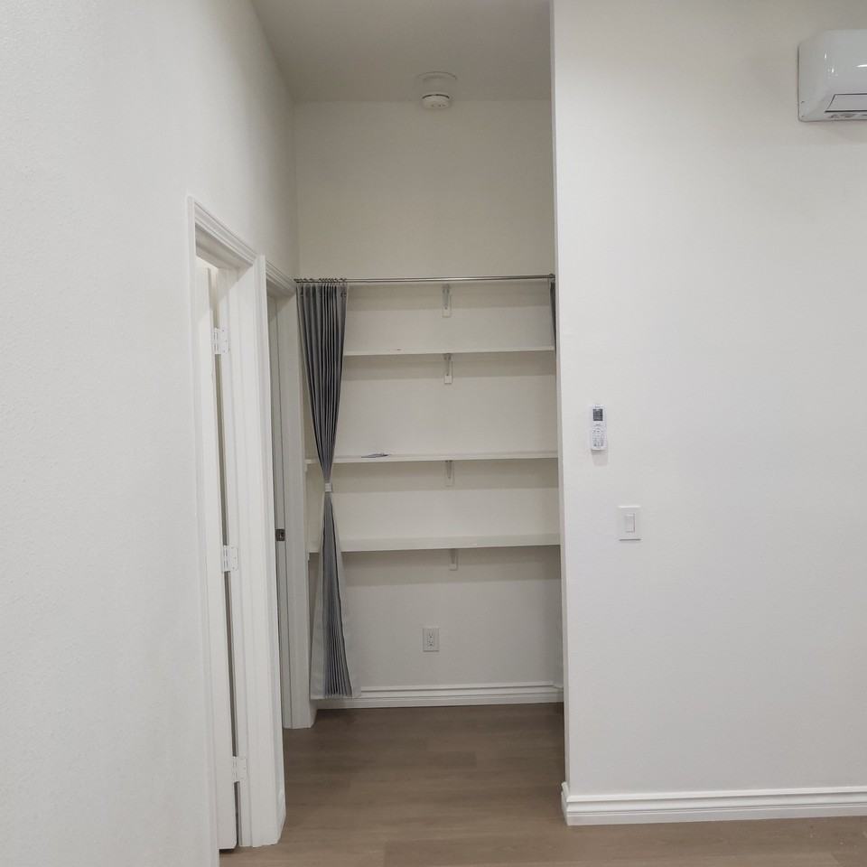 2906 South Palm Grove Avenue #1-2 - Photo 6 of 11