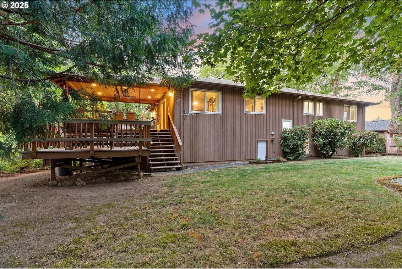 1129 Nw Connell Ave #NA - Photo 2 of 15
