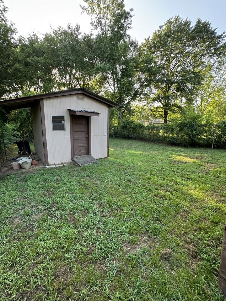 1407 Winston St #NA - Photo 3 of 15