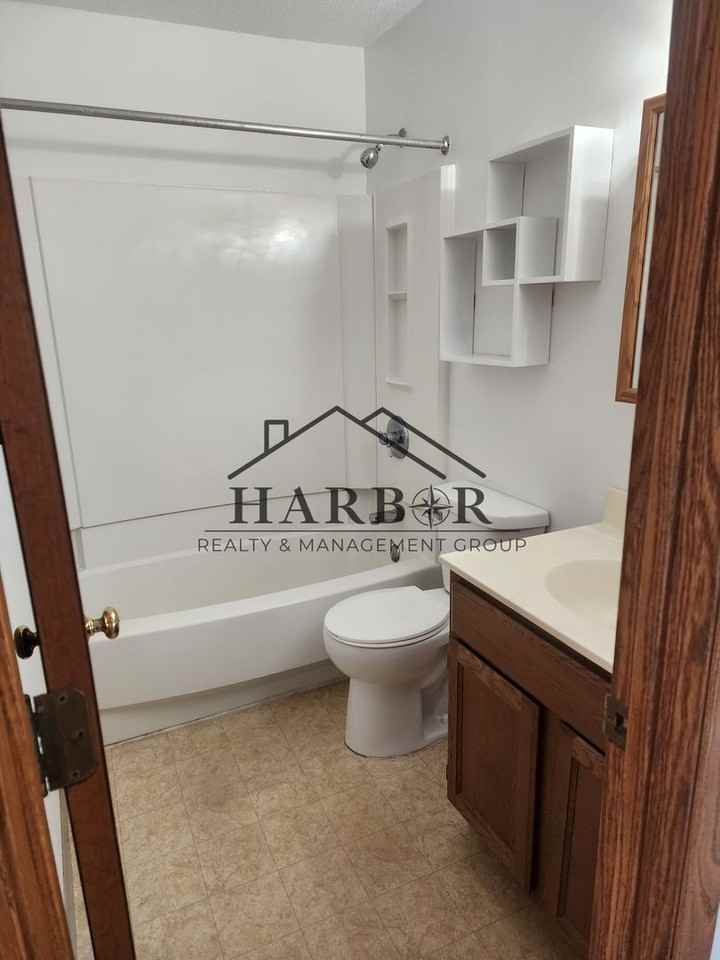 Hayfield Greens Apartments, 110 Bldg - Photo 2 of 10