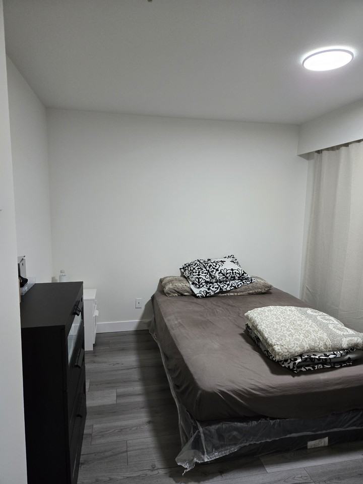 2133 Dundas Street - Photo 3 of 8