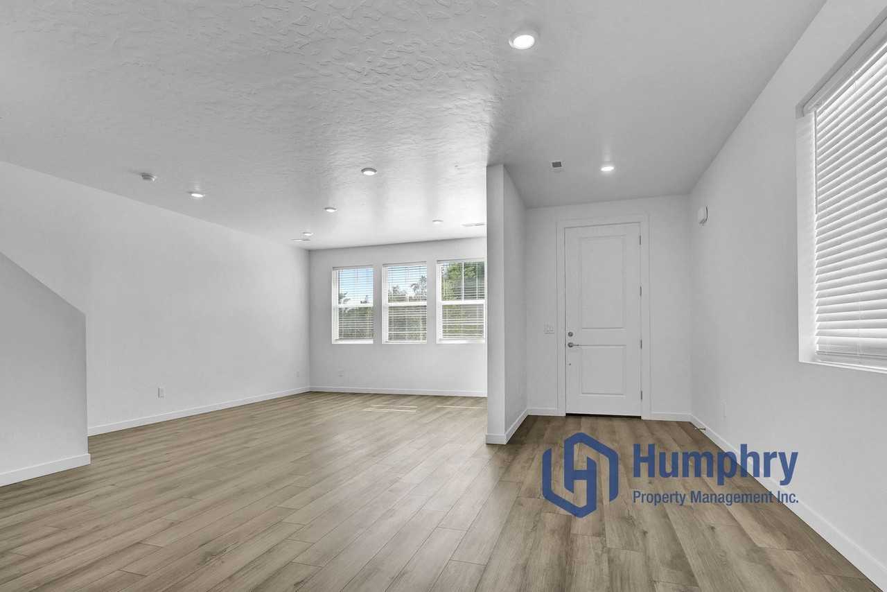 192 N Stratus Way - Photo 7 of 31