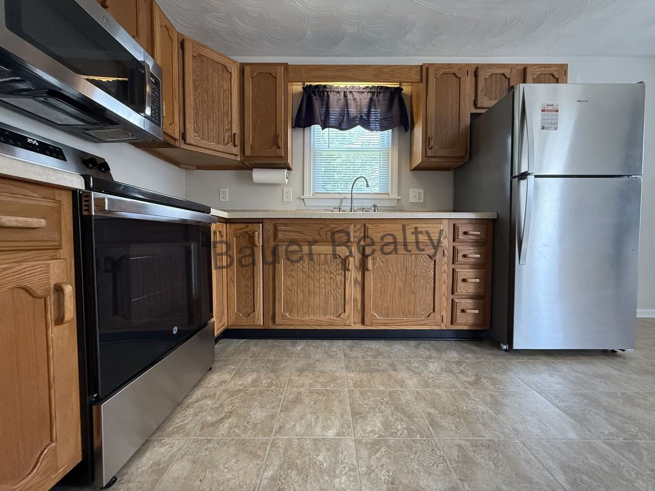 157 Mathews Ave - Photo 3 of 16