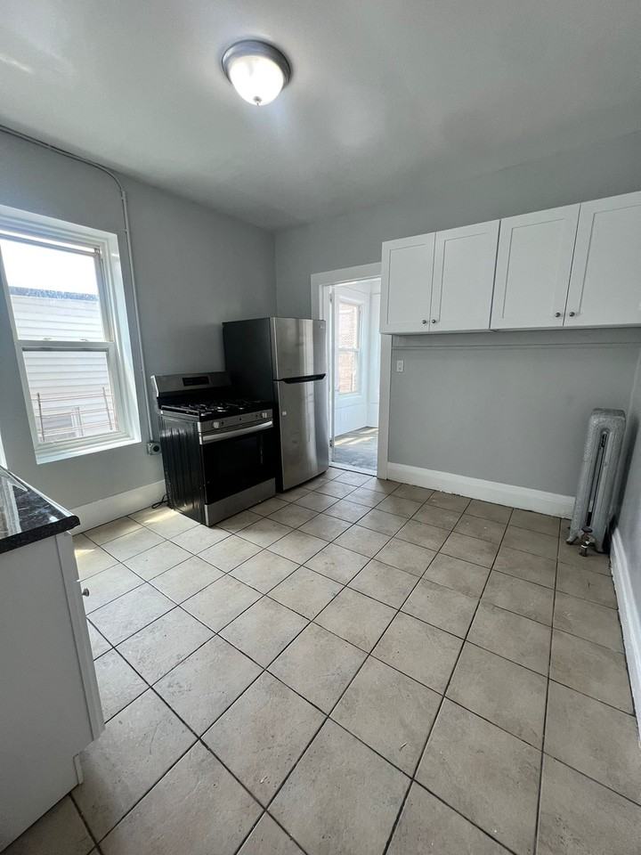 7 Hamilton Ave - Photo 2 of 12