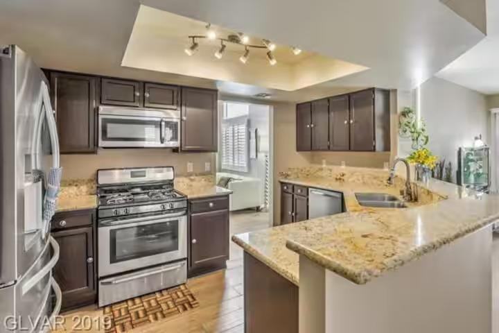 Wynntry Dr - Photo 3 of 28