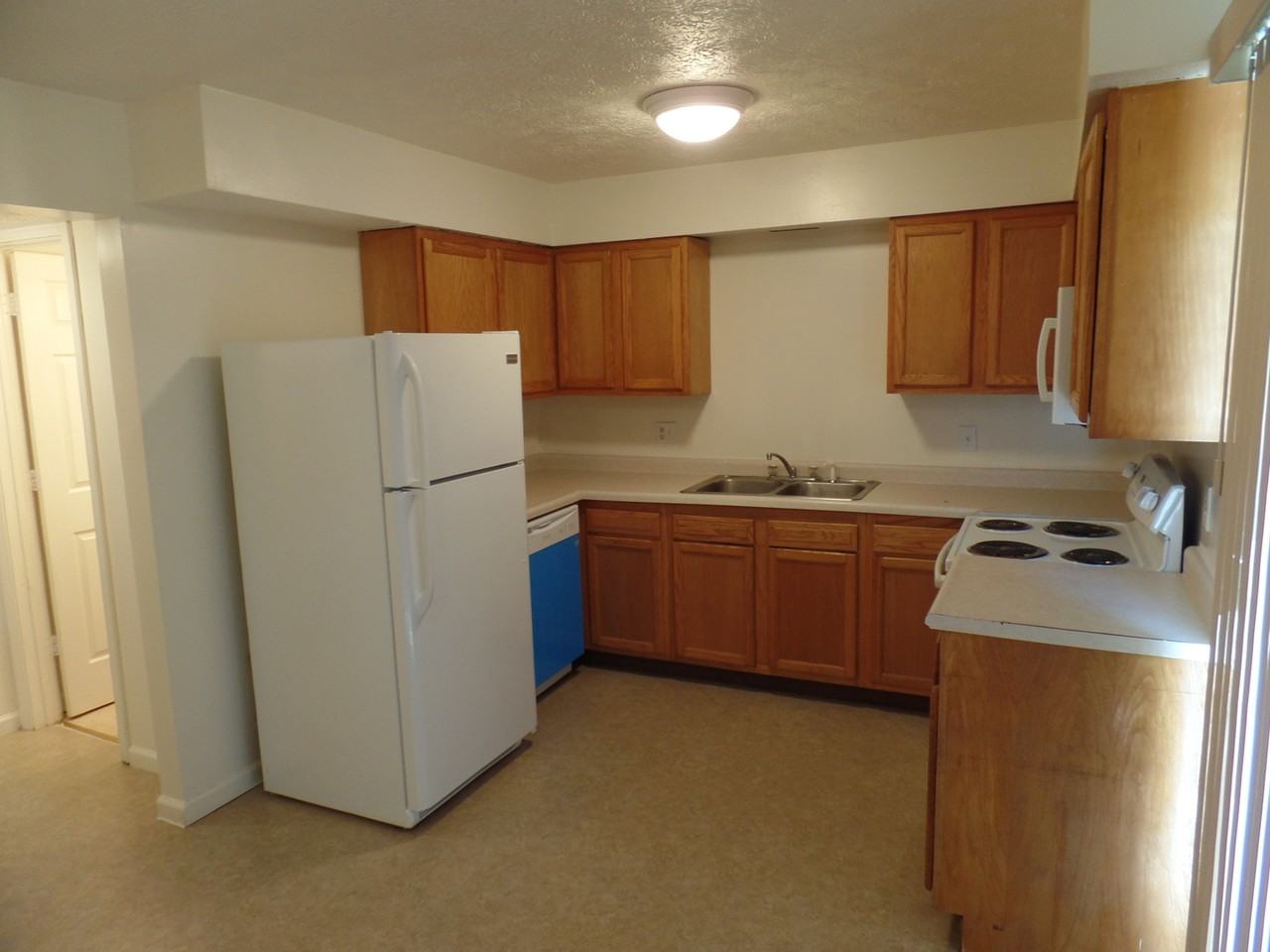 Williamsburg Apartment Homes LLC - Photo 2 of 12