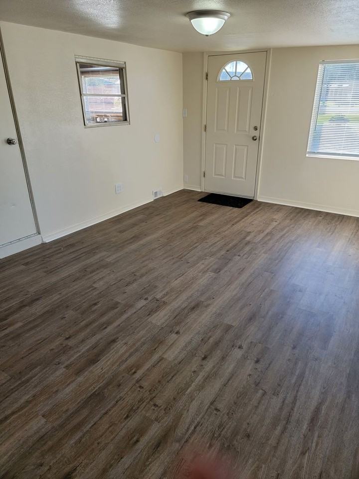 3670 E Squaw Valley Dr - Photo 2 of 11