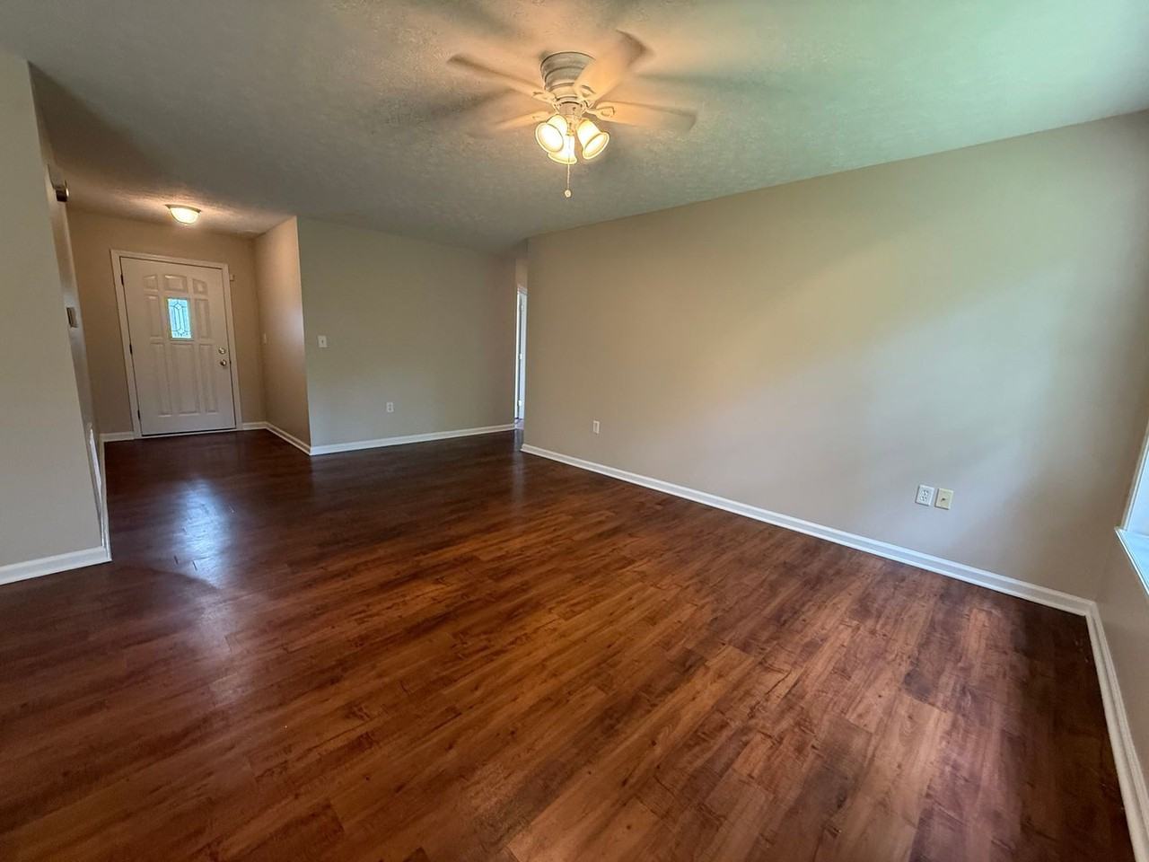5014 Lea Ann Way - Photo 3 of 11