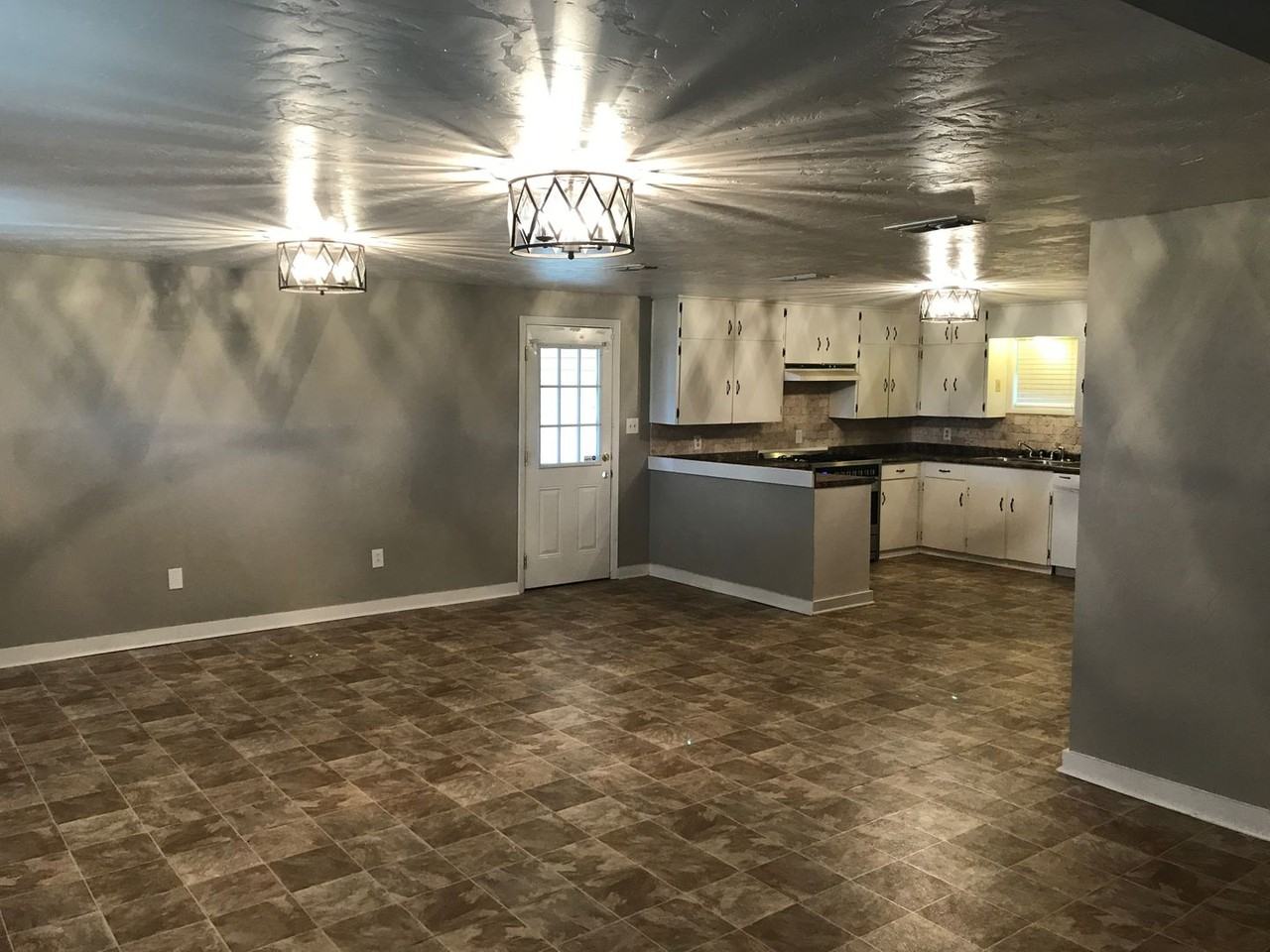 1723 Baseball Loop - Photo 2 of 8