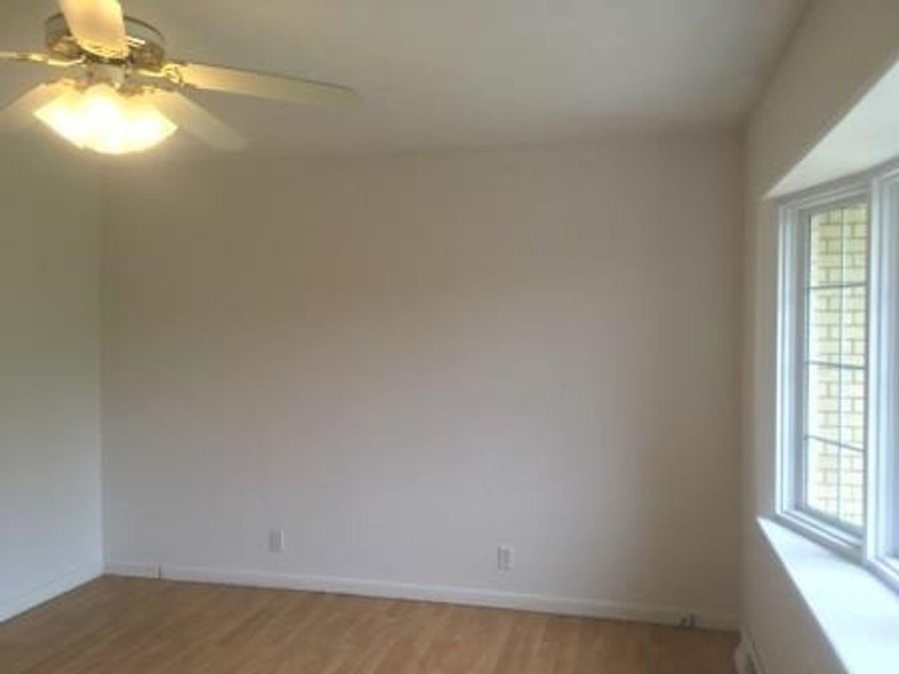 581 E Hubble Dr - Photo 3 of 23