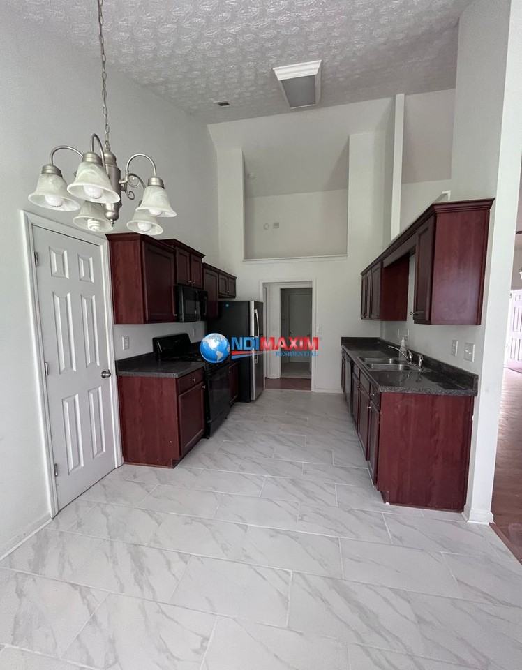 4221 Preserve Trl - Photo 4 of 9