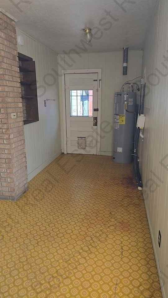 1016 Axtell St - Photo 6 of 13