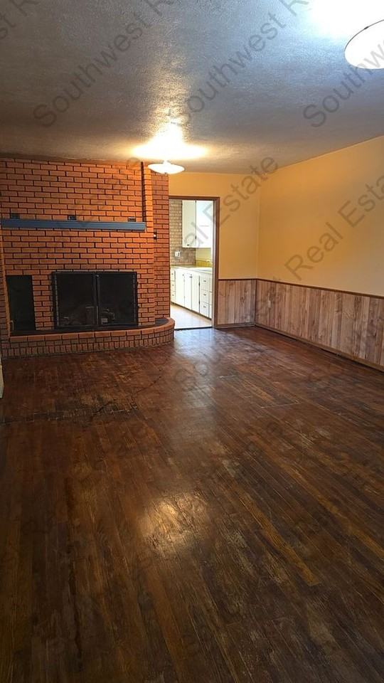 1016 Axtell St - Photo 7 of 13