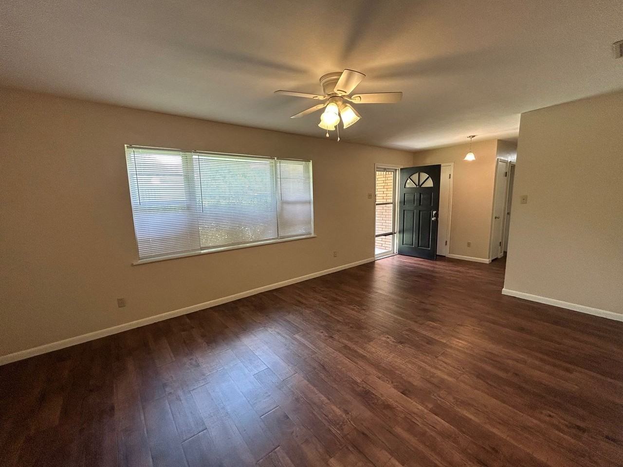 2218 Wendy Ln - Photo 3 of 14