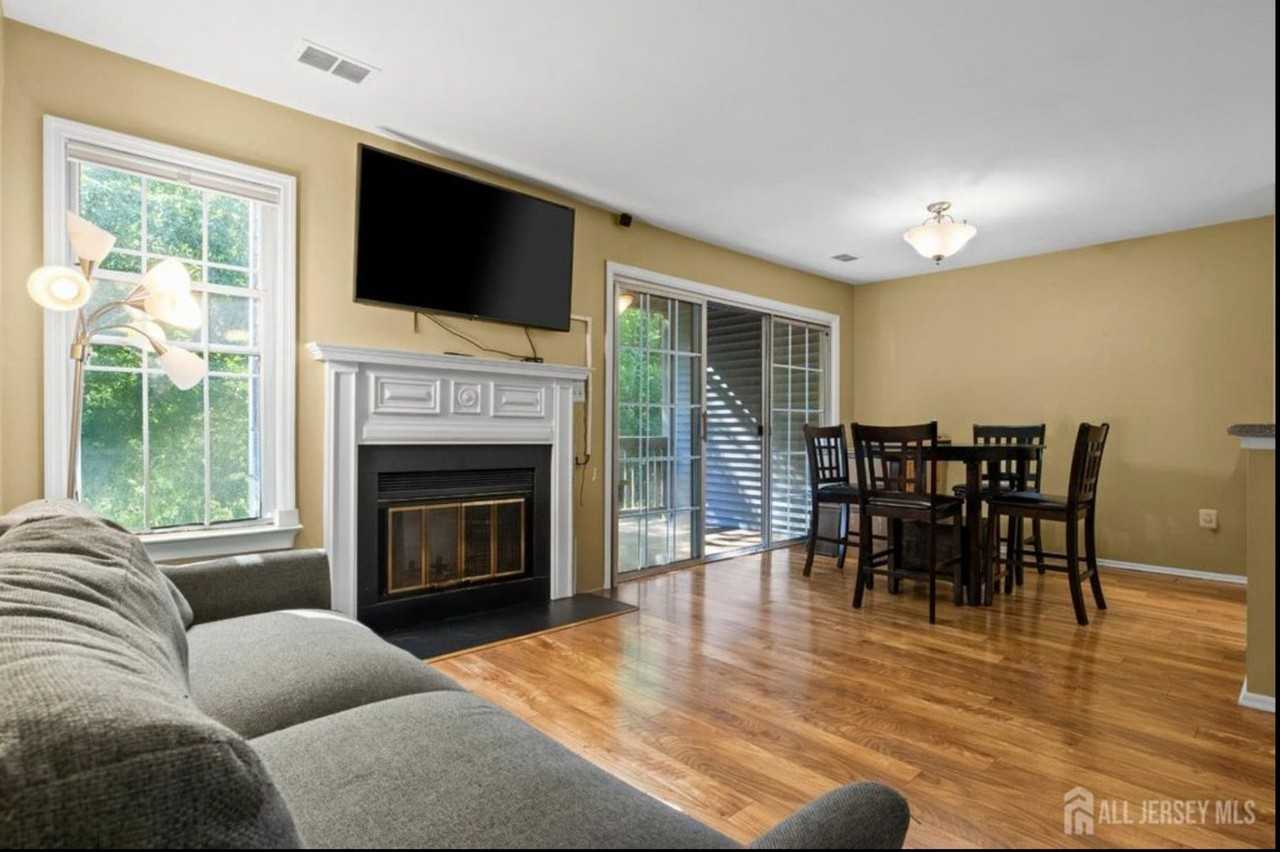 6072 Cedar Ct - Photo 2 of 14