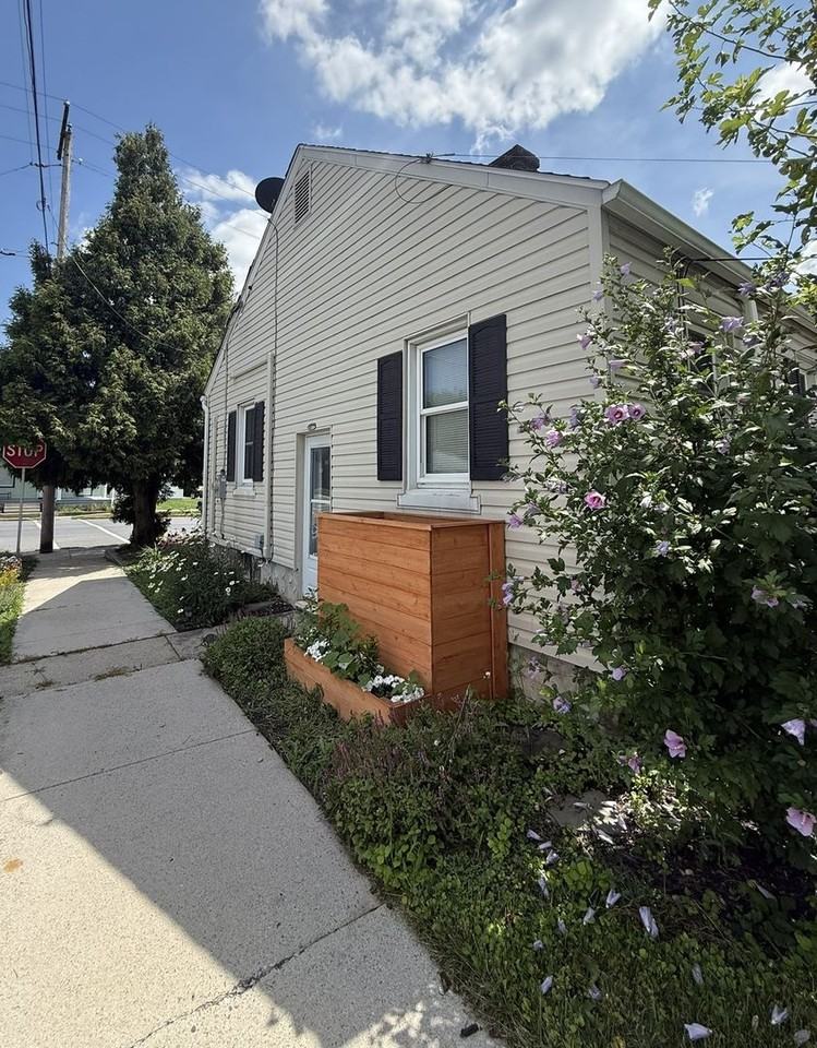 801 W Cherry St - Photo 2 of 22