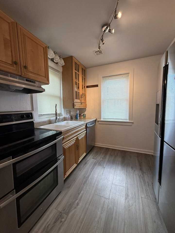 801 W Cherry St - Photo 4 of 22