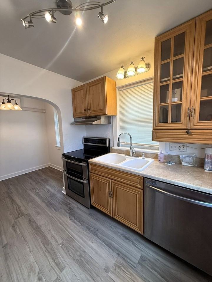 801 W Cherry St - Photo 5 of 22