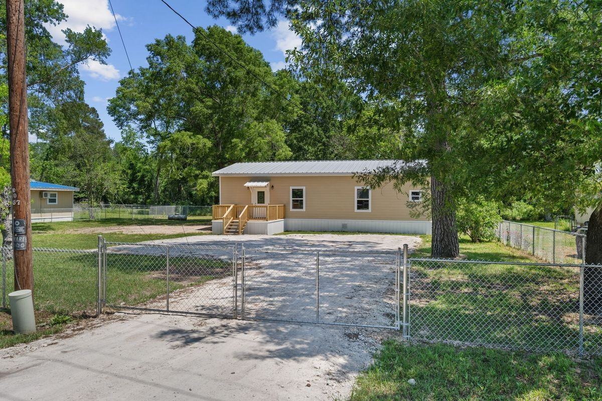 1943 Fm 1010 Rd - Photo 2 of 42