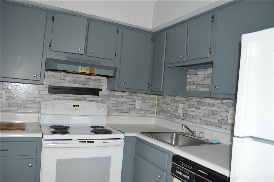 5655 Coach Dr ##B - Photo 6 of 23