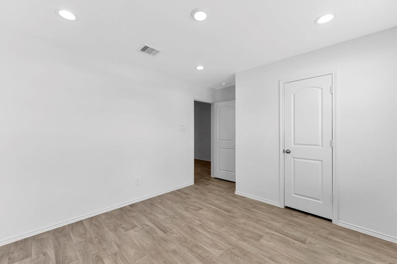 20818 Marigold Meadow St - Photo 2 of 25